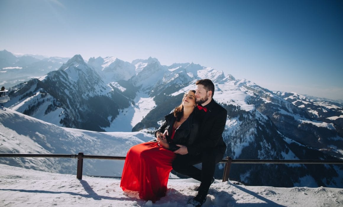 Tolles Paar-Fotoshooting in 2 km Höhe in den Schweizer Bergen