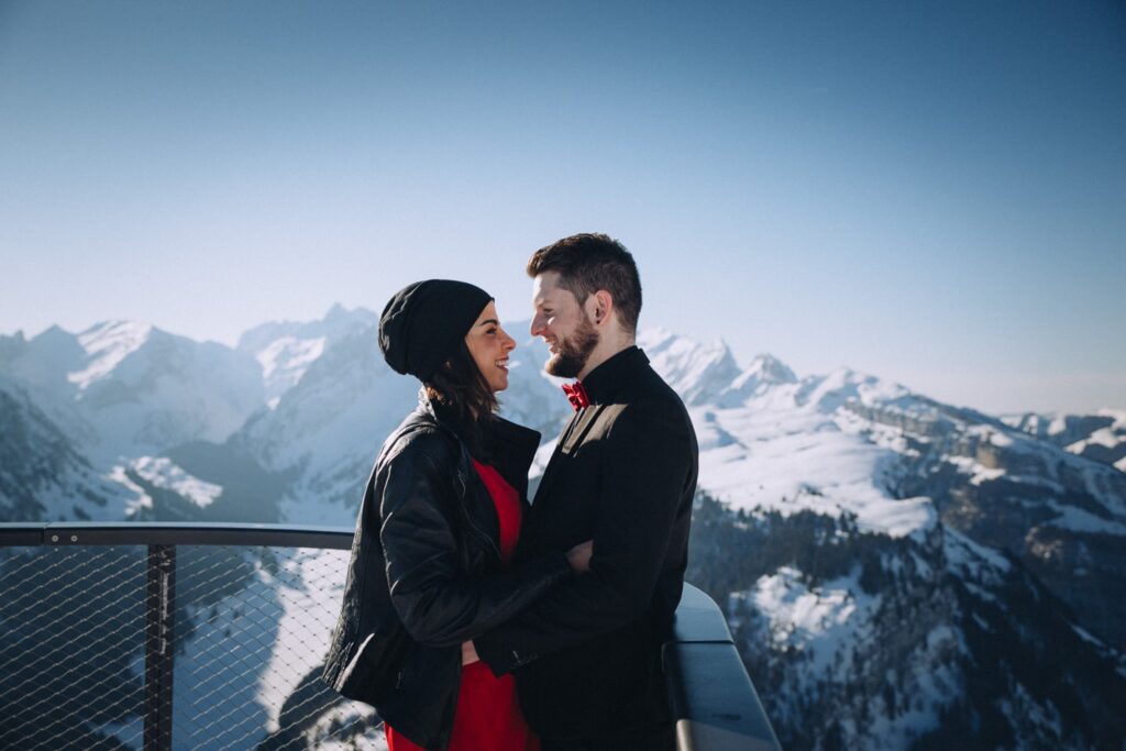 Engagement Fotoshooting in die Bergen in der Schweiz
